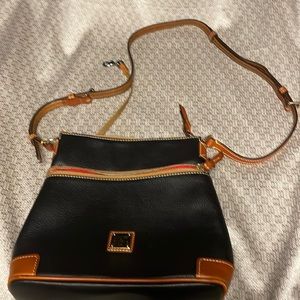 Dooney and Bourke Pebble crossbody black